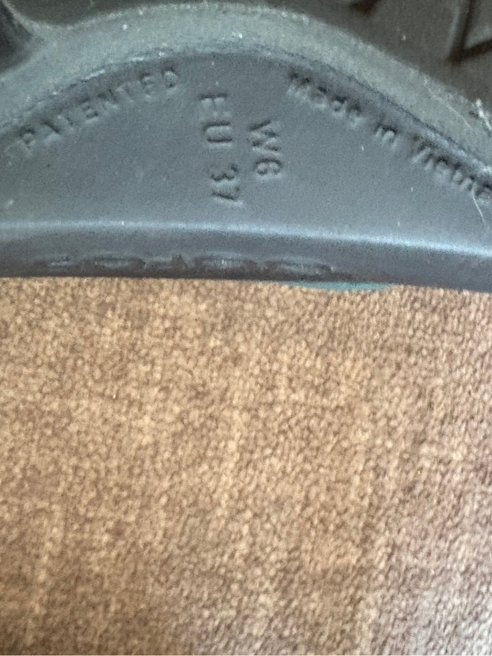 Oofos blue flip flops size 6 w - Picture 6 of 6